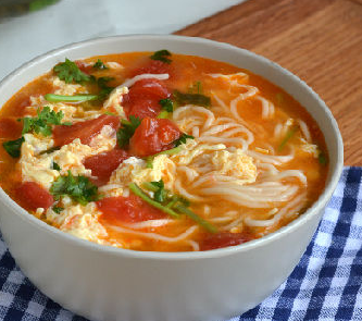西红柿热汤面的家常做法