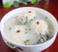 【鲈鱼汤】鲈鱼汤怎么做好吃-鲈鱼汤的功效