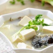 【鲫鱼豆腐汤】鲫鱼豆腐汤的营养-鲫鱼豆腐汤的家常做法