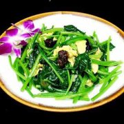 【炒菠菜要焯水吗】炒菠菜的做法-孕妇能吃炒菠菜吗