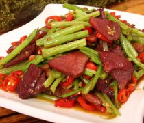 【芹菜炒牛肉】芹菜炒牛肉怎么做好吃-芹菜炒牛肉的营养价值
