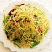 【芹菜炒土豆丝的做法】芹菜炒土豆丝的营养价值-芹菜炒土豆丝的食用