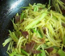 【土豆丝炒芹菜的做法】土豆丝炒芹菜烹饪技巧-土豆丝炒芹菜的营养价