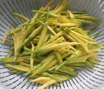 【干黄花菜有毒吗】干黄花菜怎么做好吃-黄花菜要泡多久