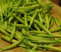 【新鲜黄花菜能吃吗】新鲜黄花菜怎么处理-黄花菜的适用人群