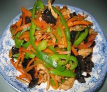 【青椒胡萝卜炒肉丝】青椒胡萝卜炒肉丝怎么做好吃-青椒炒胡萝卜丝的