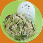 【青椒土豆丝盖浇饭】青椒土豆丝盖烧饭的营养价值-孕妇能不能吃青椒