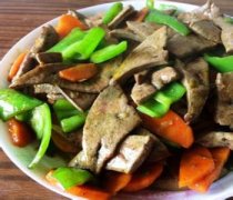 【[胡萝卜炒猪肝】胡萝卜炒猪肝的做法-胡萝卜炒猪肝的营养价值