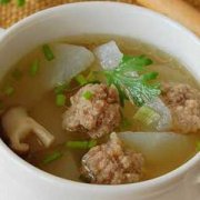【牛肉炖白萝卜的做法】牛肉炖白萝卜的营养价值-牛肉炖白萝卜的适用