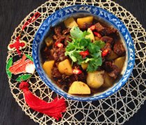 【牛肉炖土豆】土豆炖牛肉-土豆烧牛肉