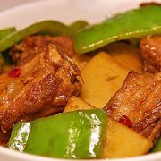 【土豆烧排骨】土豆炖排骨-土豆烧排骨的做法