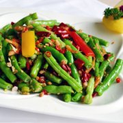 【炒豇豆的家常做法】炒豇豆的营养价值-豇豆的腌制方法