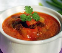 【牛肉炖柿子】牛肉炖柿子的做法-牛肉炖柿子的家常做法